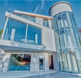 6 bedroom villa with pool and roof terrace, Sveti Stefan, sleeps 12